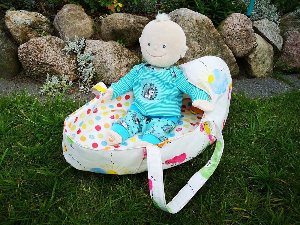 DOLL DREAMZZ Puppenbettchen und Trage (2 Größen)