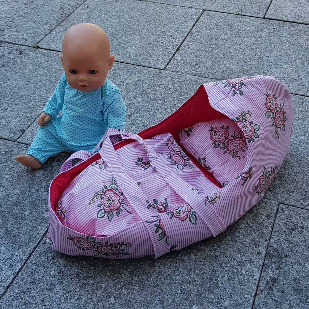 DOLL DREAMZZ Puppenbettchen und Trage (2 Größen)