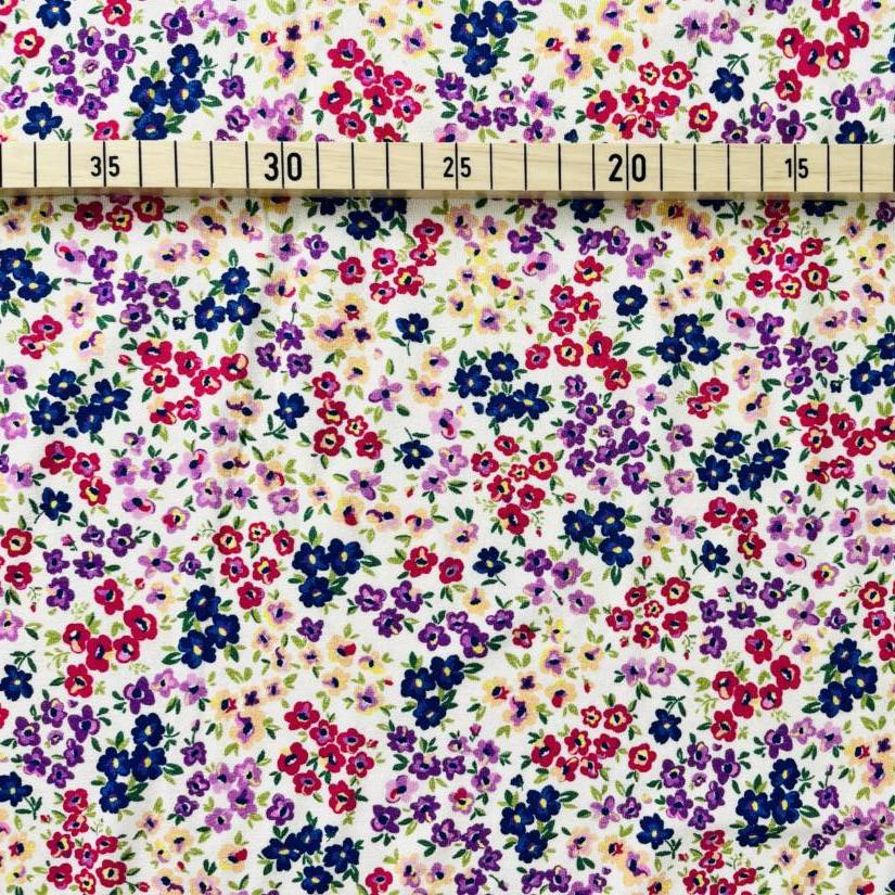 Viscose crepe jersey scattered flowers