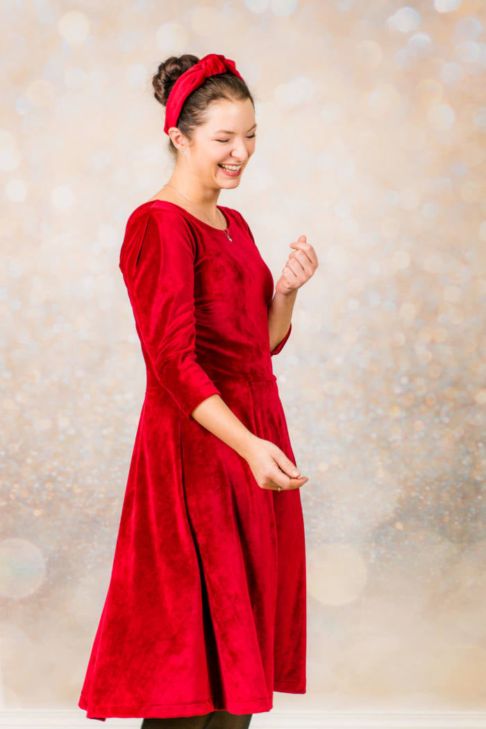 Rotes Samt Kleid naehen 009
