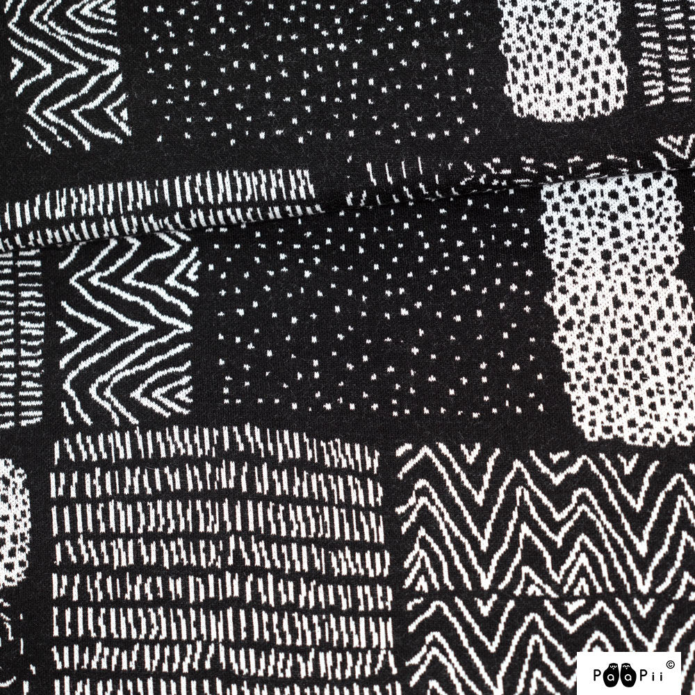 Sarka-Strick-Jacquard-1