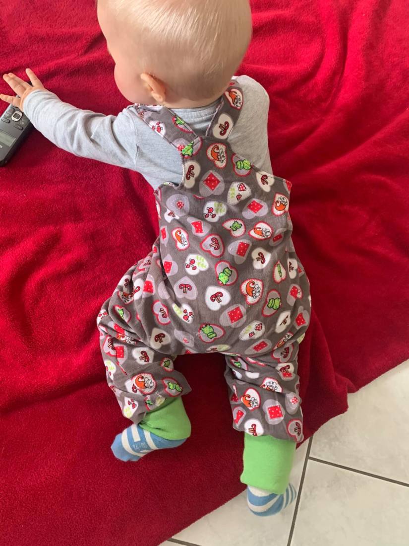 latzhose-baby-naehen-21