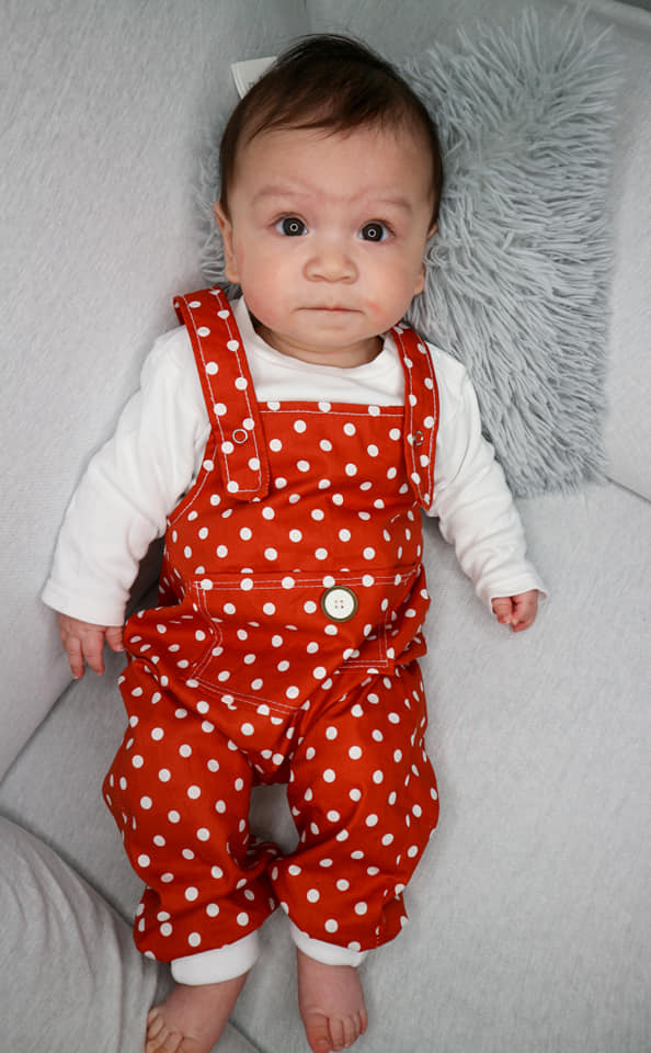 latzhose-baby-naehen-34
