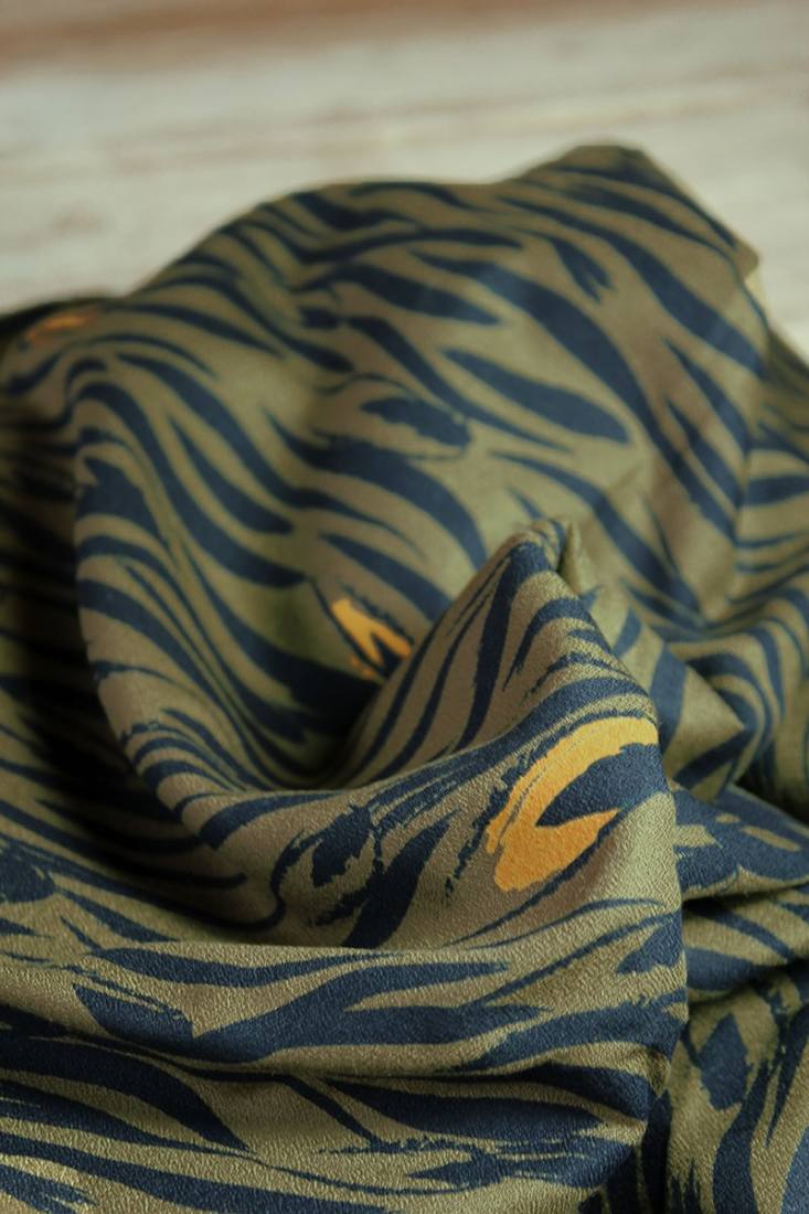tissu-crepe-de-viscose-zebra-kaki-autres-metrages7