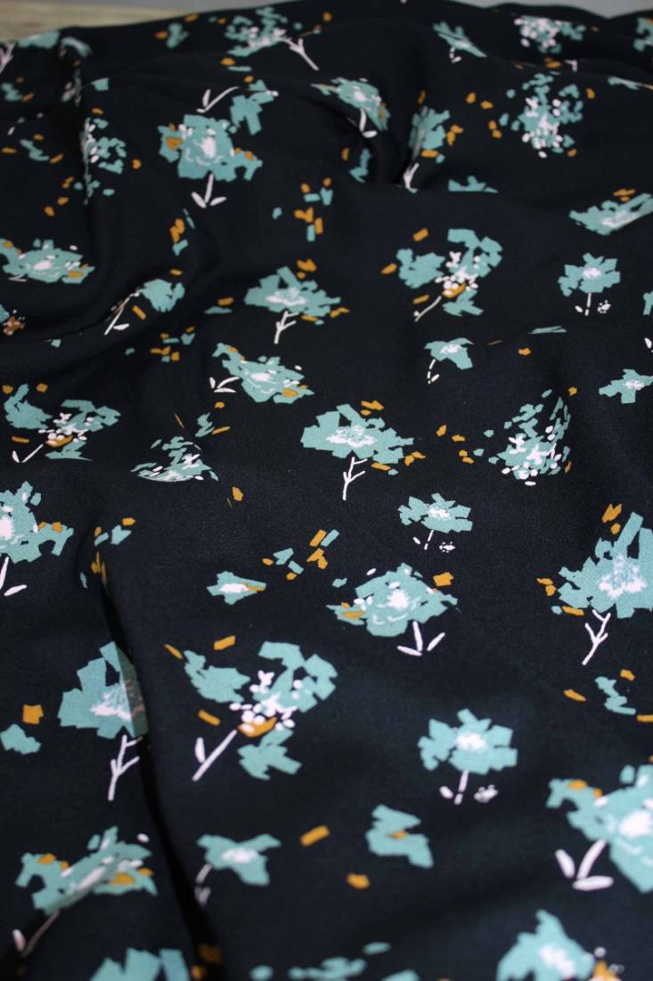 tissu-ocella-noir-reglisse-crepe-de-viscose