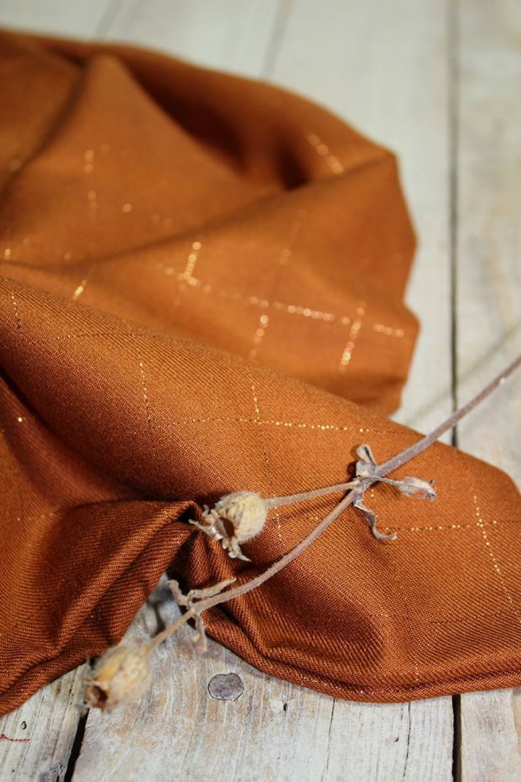tissu-serge-carreaux-caramel-lurex-dore-autres-metrages2