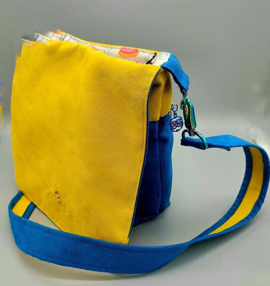 Umhängetasche mit Klappe IZZYS BAG